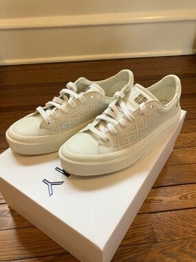 WMNS Givenchy City Sneakers